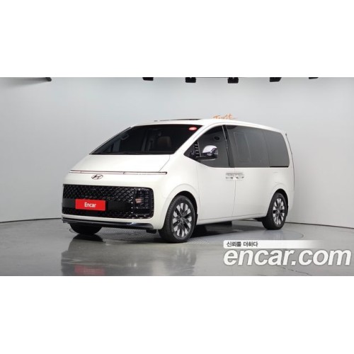 Hyundai Staria 2023 г.