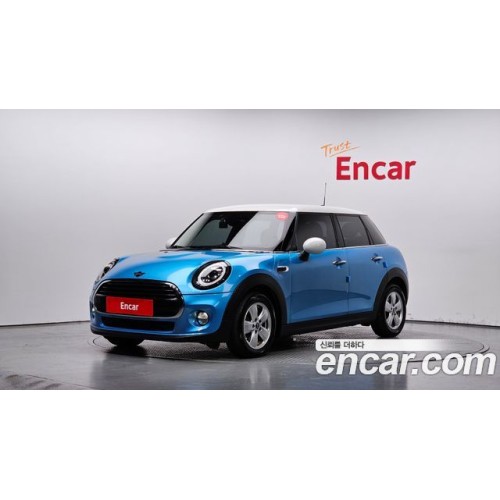 Mini Cooper 2019 г.