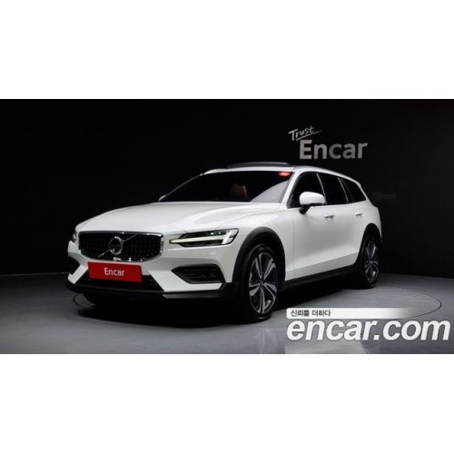 Volvo V60 2019 г.